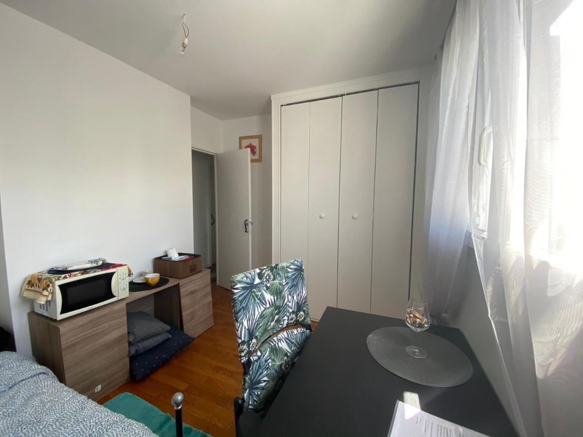 Bedroom In A House/ Chambre Dans Une Maison Épinay-sur-Orge Dış mekan fotoğraf